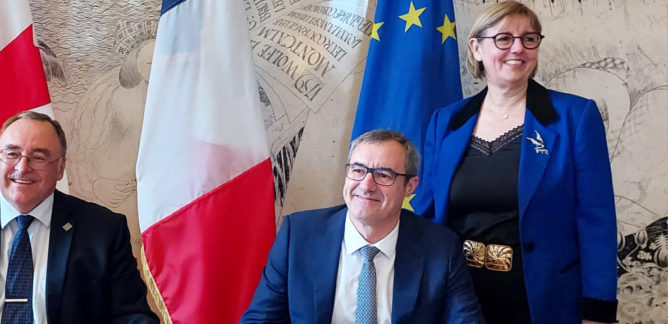 France Universités et l’Ontario Council on University Research signent un accord de coopération